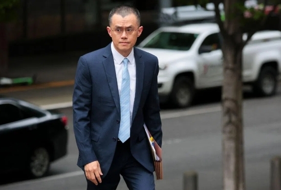 凤凰晚报|从贫困移民到华人前首富,特朗普为何特赦赵长鹏?