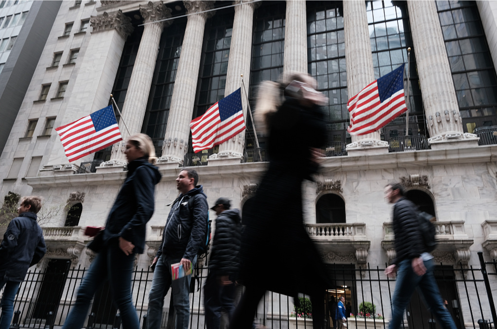 美股收盘：三大指数涨跌不一 道指创历史新高