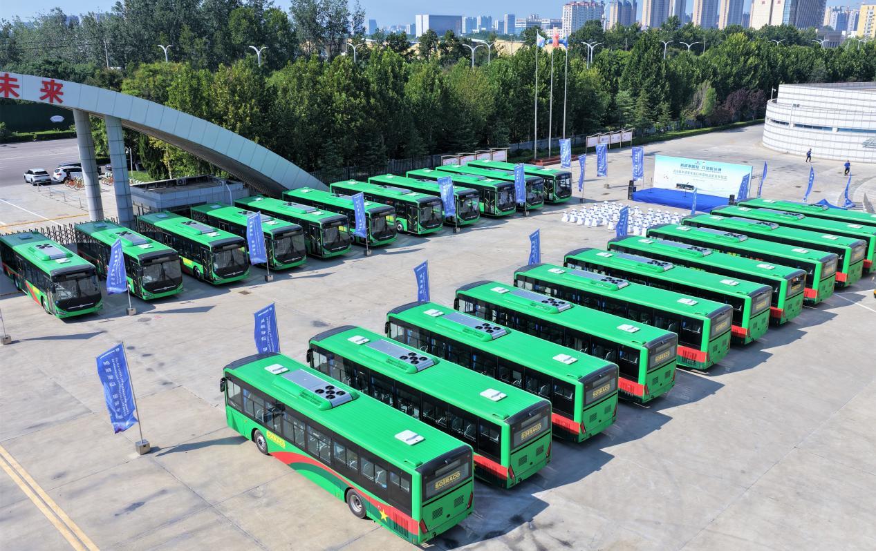 (今年8月,250辆中通客车出口西非国家布基纳法索·图源中通客车官网)