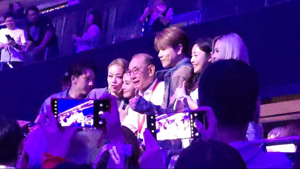 红馆偶遇明星，林志颖脸僵认不出，梁家辉容祖儿撞衫，邱淑贞好美封面图