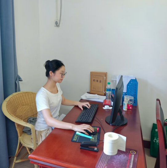 经济与管理学院刘苏慧在樟树市国有资产服务中心参加实践