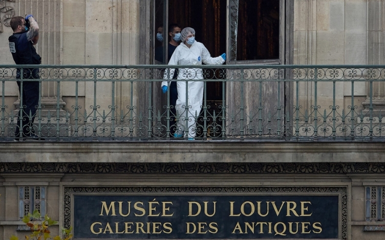 英媒爆料:卢浮宫被盗案中有内鬼