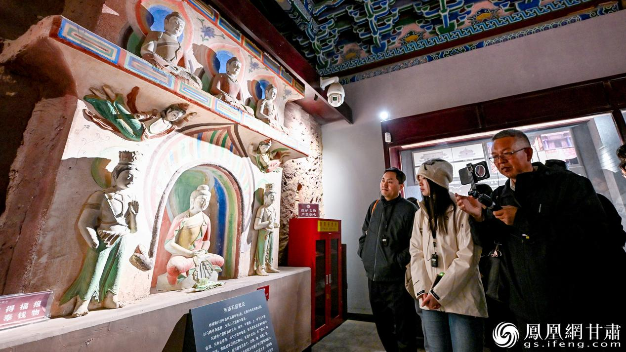 金塔寺石窟“高肉雕彩塑”飞天引参观者慕名而至