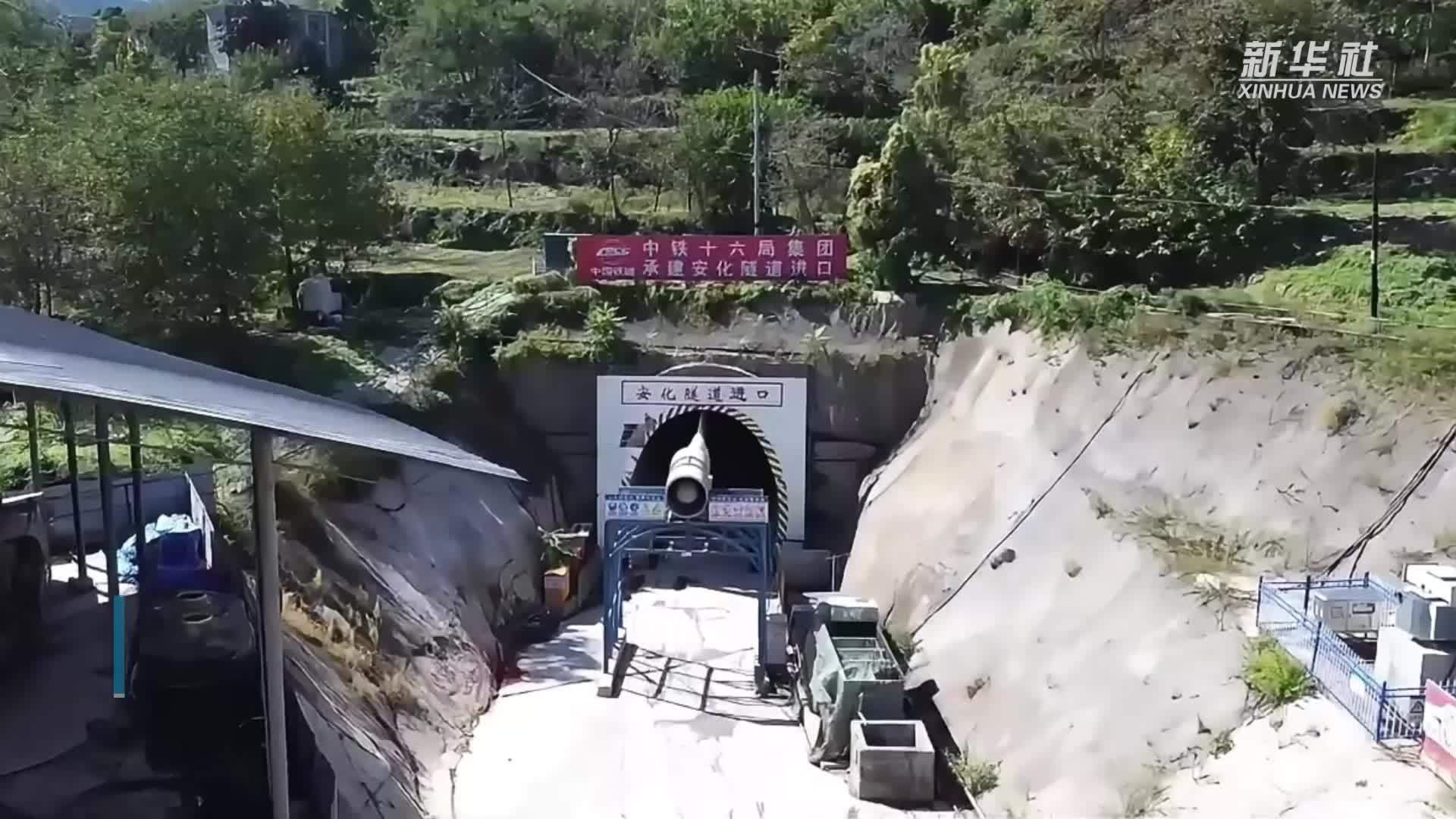 天陇铁路最长隧道建设取得重要进展