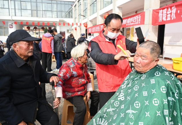 从“银发市集”到“敬老游园会”，睢宁情暖重阳胜春光