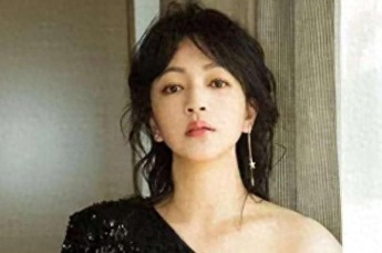 她曾被陈坤陆毅追求，最后却嫁给“丑丈夫”，如今掌管半个娱乐圈封面图