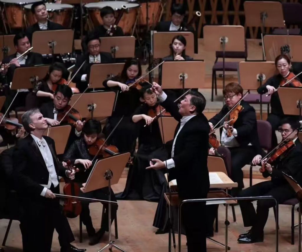 2019年6月,沙哈姆和余隆、上海交响乐团同台。