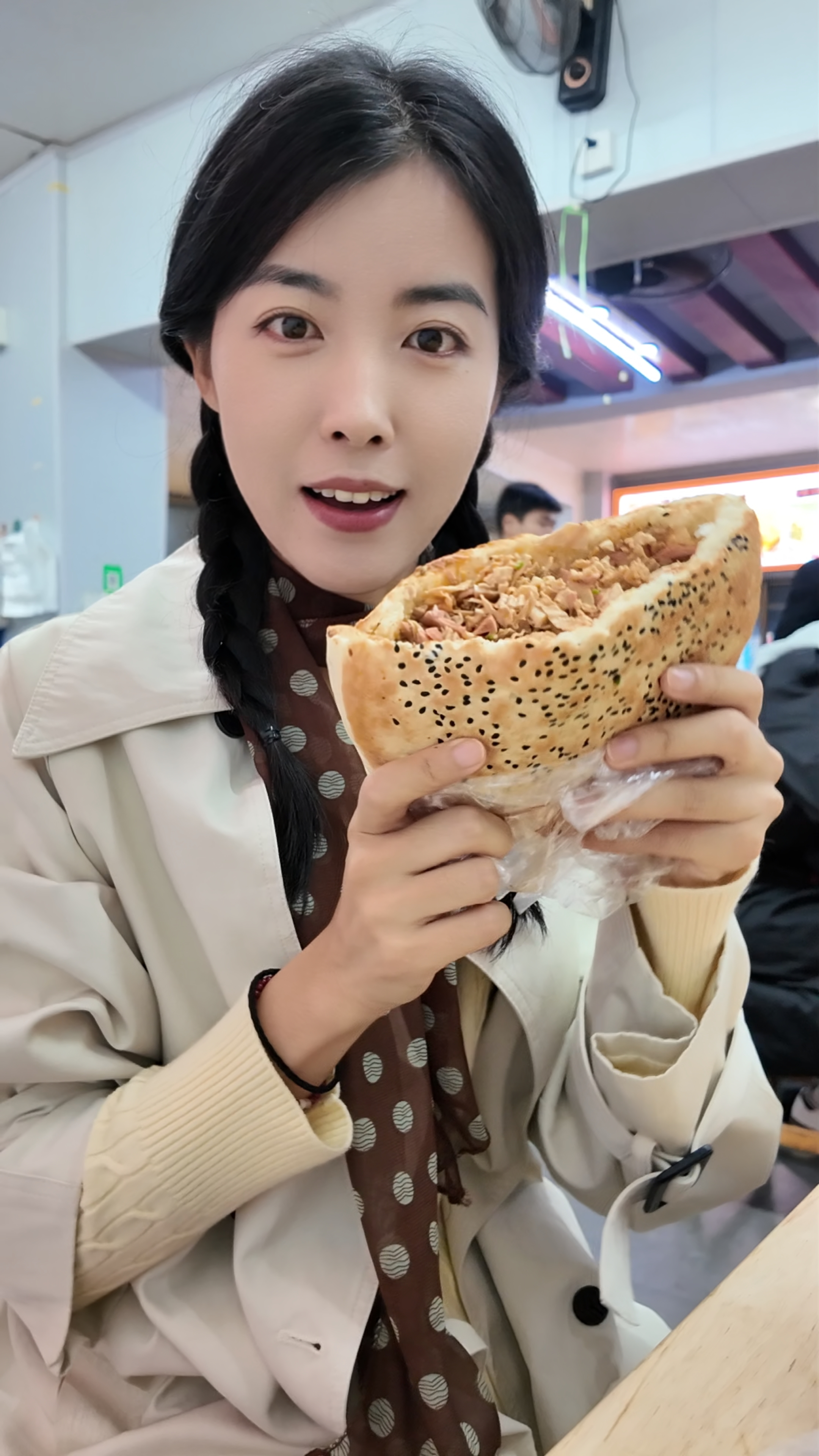 @柠檬同学在东湖农贸市场品尝美食