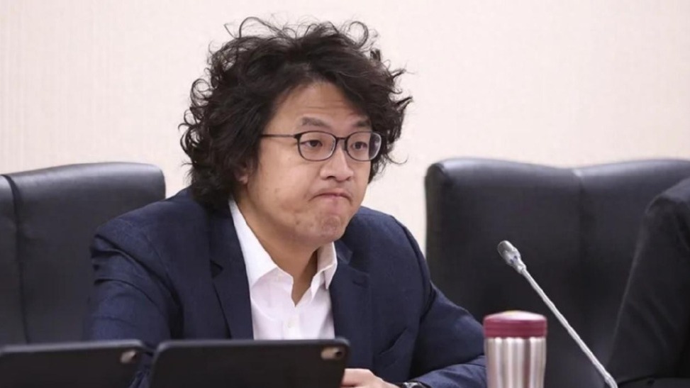 批沈伯洋是美国间谍，吴子嘉痛骂：民进党“卖台”给老美混蛋到家