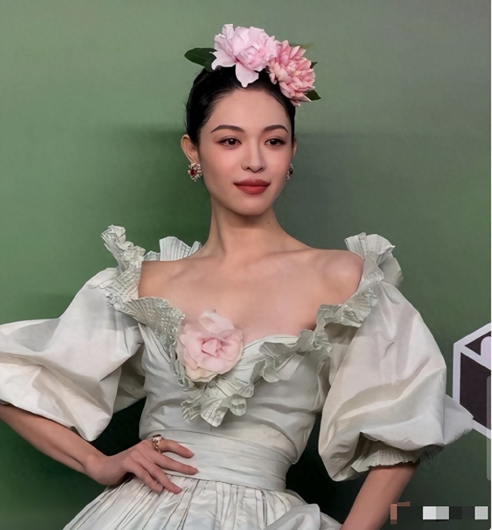 事态升级!钟楚曦黑历史被扒,抢C位只是冰山一角,评论区已沦陷 事态升级!钟楚曦黑历史被扒,抢C位只是冰山一角,评论区已沦陷