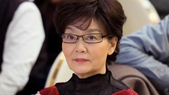 这一次，70岁喜得“新身份”的潘虹，彻底撕碎前夫米家山的体面封面图