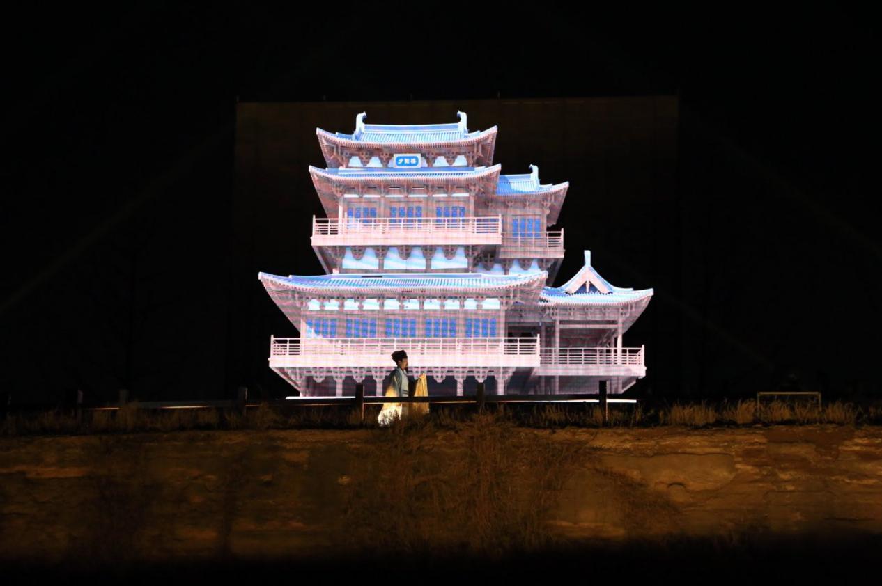 2024年1月,郑州管城区城南路西南城墙上的“古夕阳楼”灯光秀 郭乃中摄