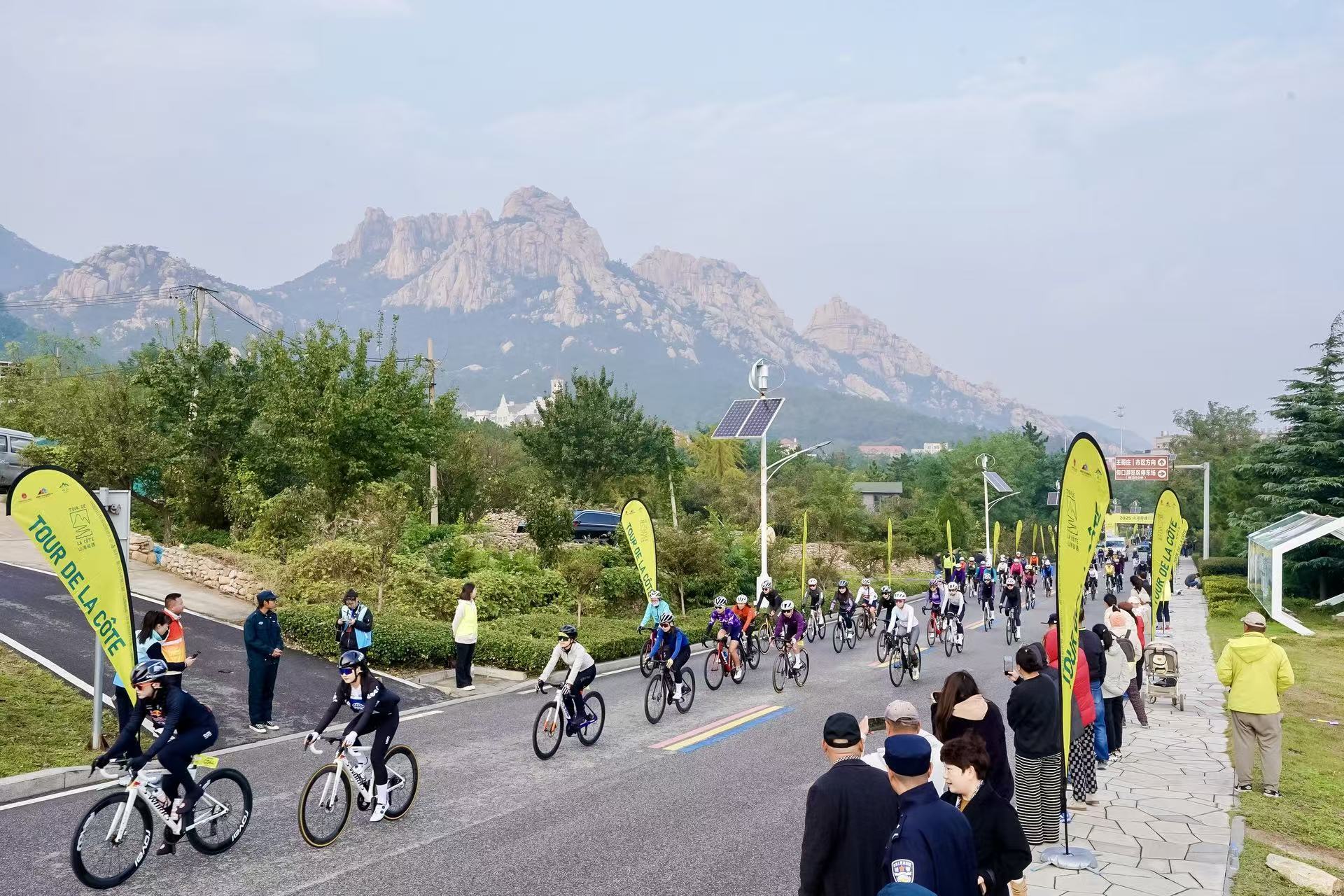 2025年第三届“山海骑遇”环半岛自行车赛圆满举行 山海新场景催热崂山赛事经济
