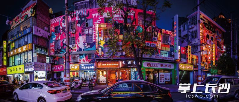 湖南米粉街。长沙晚报通讯员 汪志功 摄