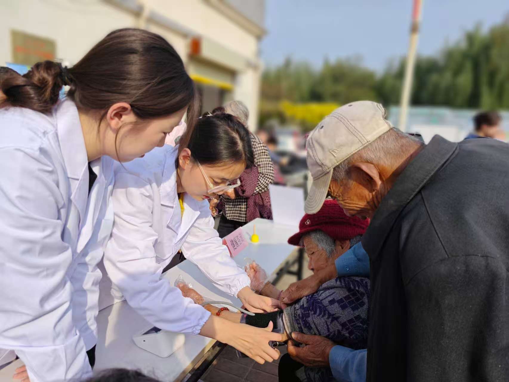 丰县顺河镇:校地携手绘重阳 “幸福”送到心坎上