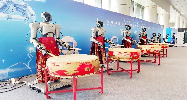 打造全球具身智能“会客厅”：珠海灵巧操作赛54队角逐，2000万意向投资驱动产业落地