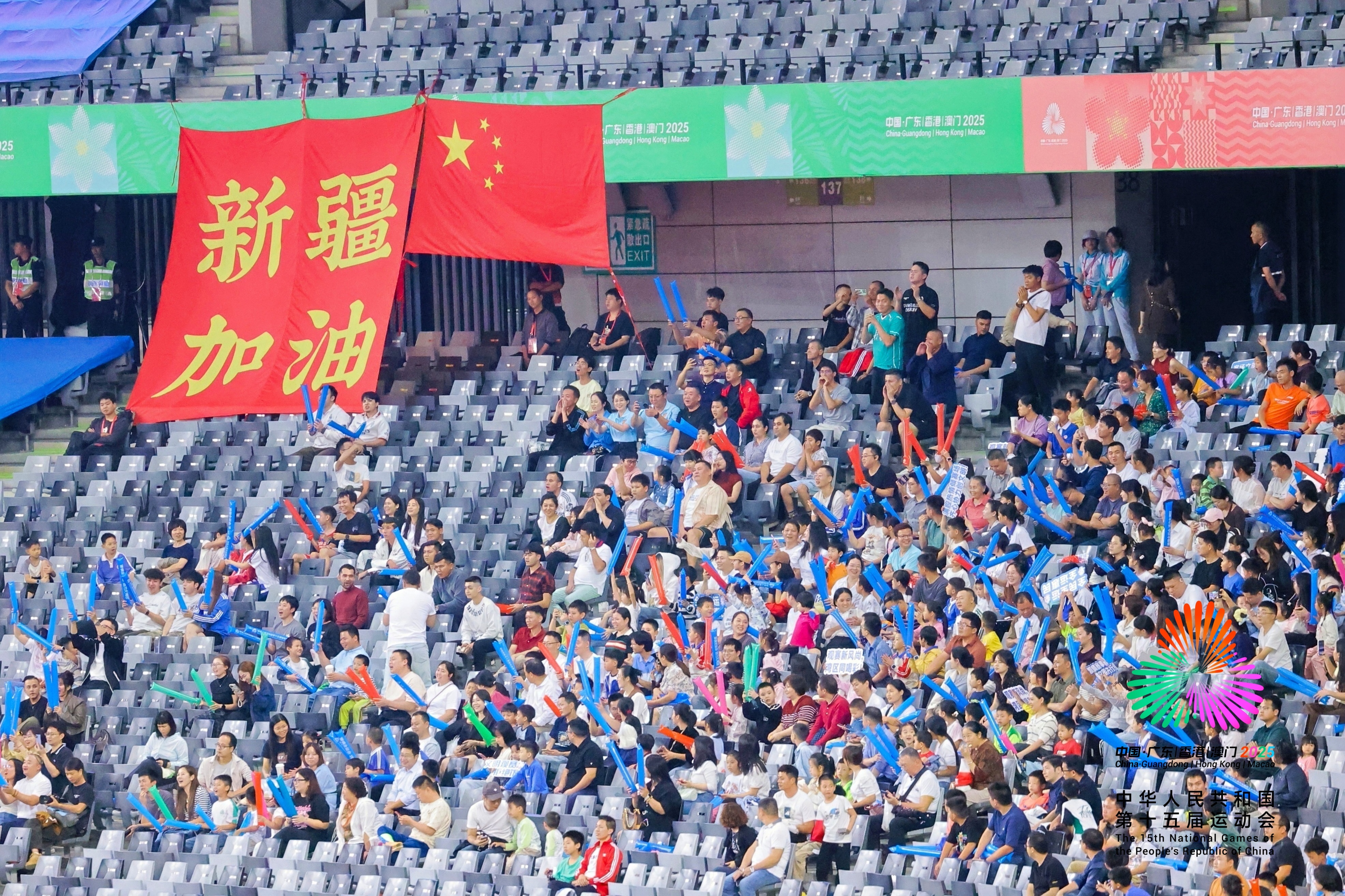 十五运会男足U20组别开赛,龙岗赛区上演“死亡之组”激战