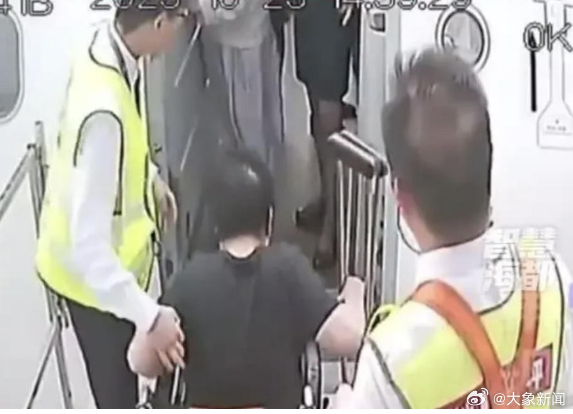 媒体:郑智化与机场风波的三重反思