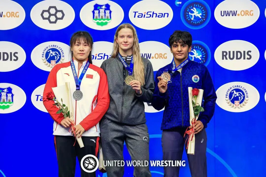 景德镇籍运动员饶余琪斩获一枚银牌（景德镇市昌江区体校供图）