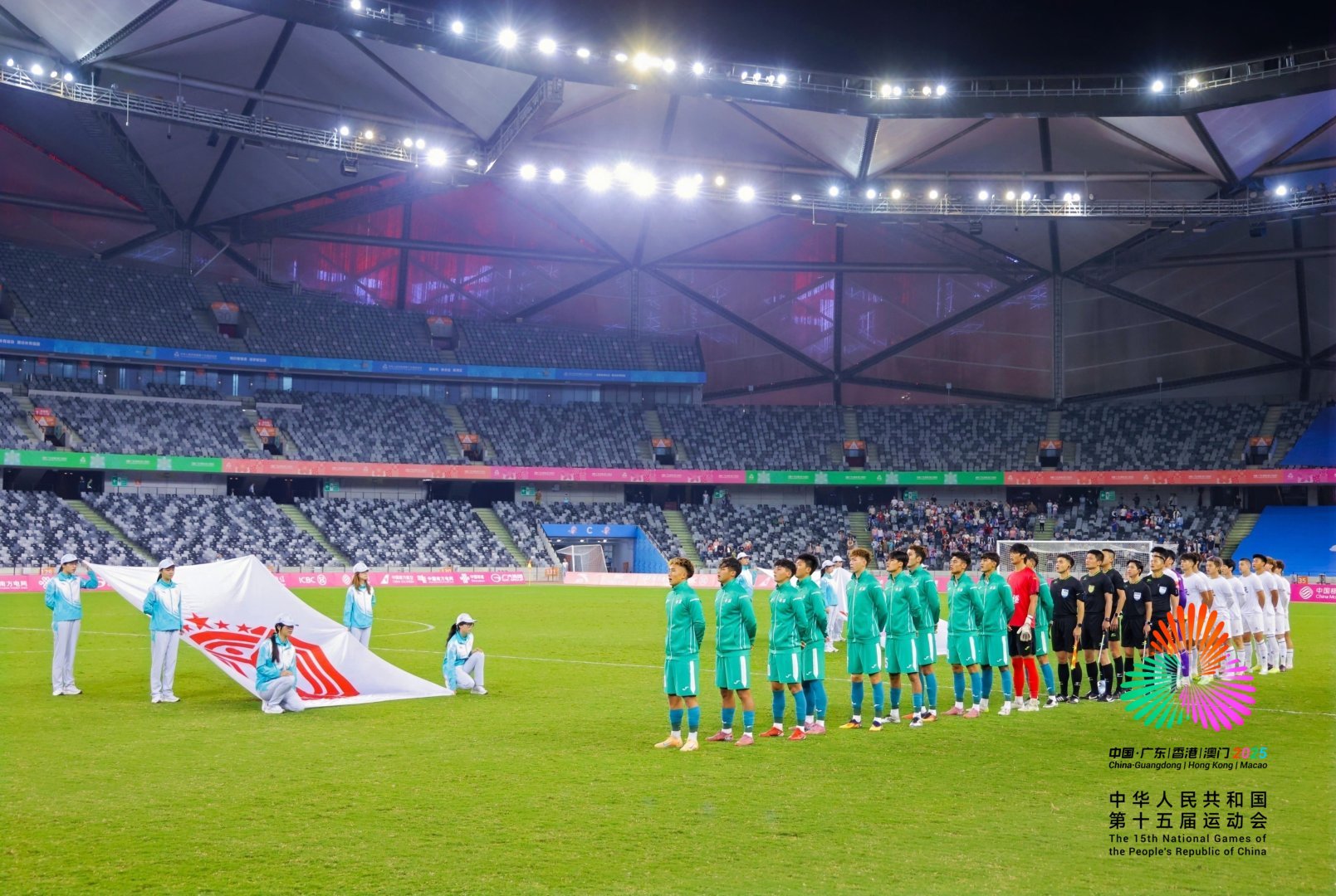 十五运会男足U20组别开赛,龙岗赛区上演“死亡之组”激战