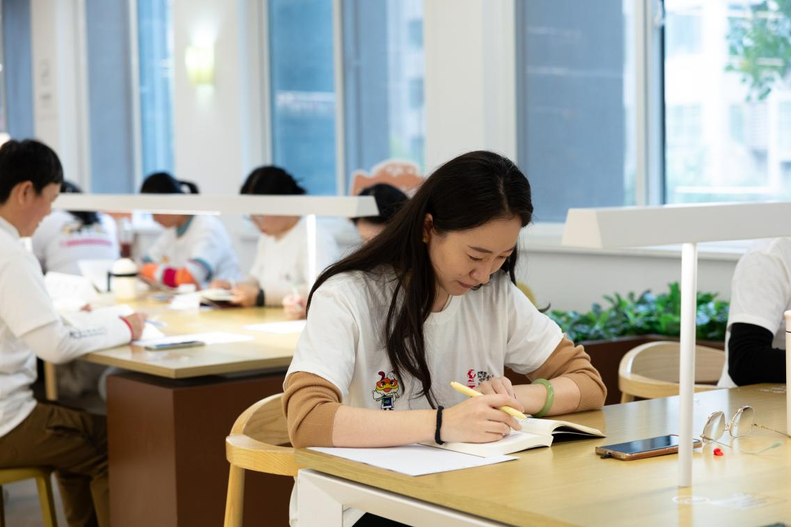 长三角阅读马拉松大赛火热开赛,云龙区图书馆百名读者共赴“思想长跑”