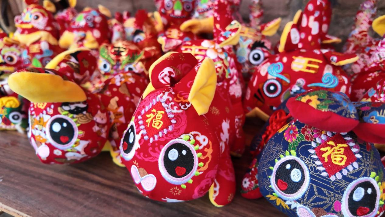 集市上的手工艺品