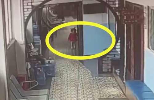 萍乡一女童在医院六楼楼梯滑落 过路医生15秒“惊险托举”救人