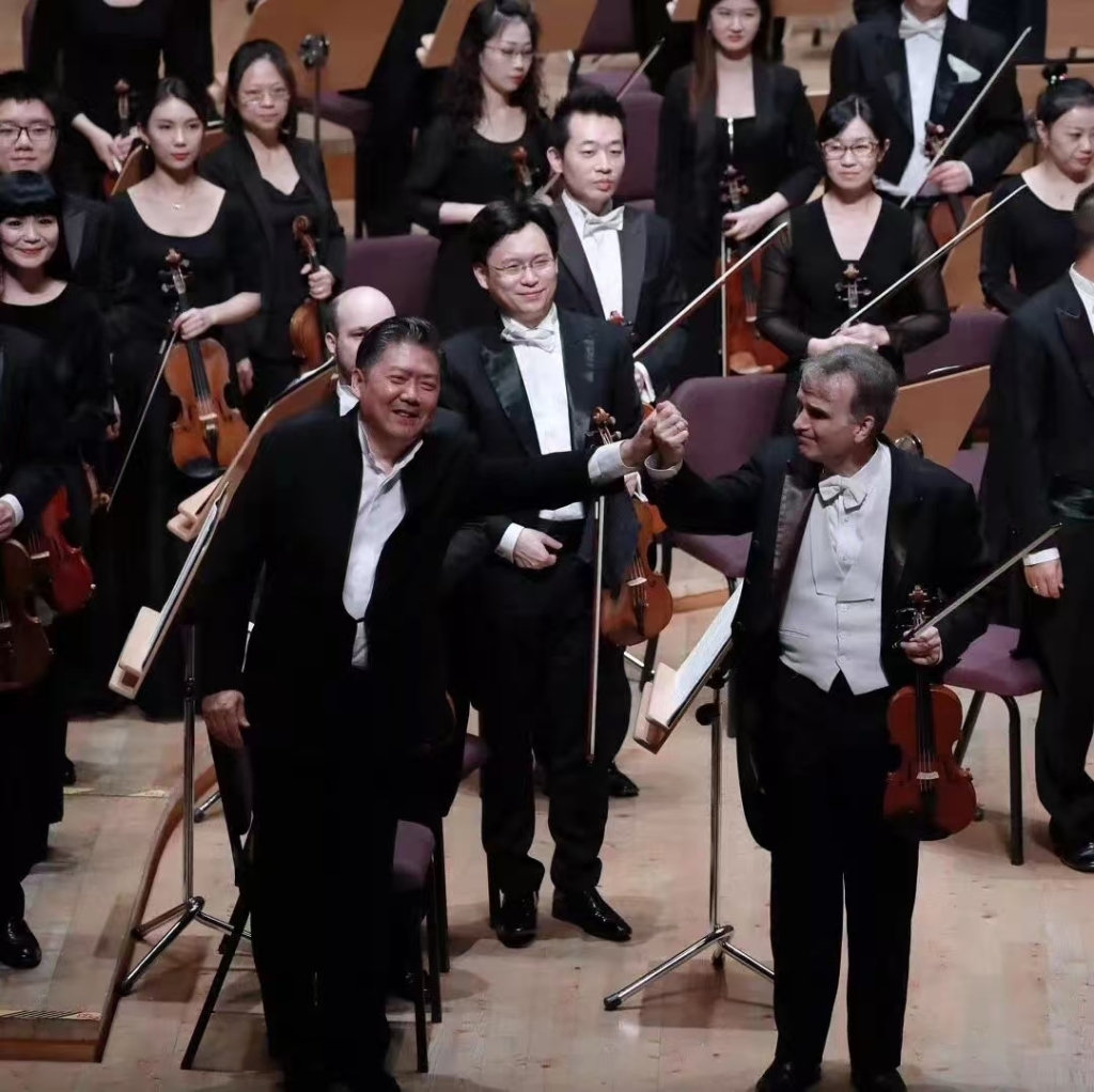 2019年6月,沙哈姆和余隆、上海交响乐团同台。