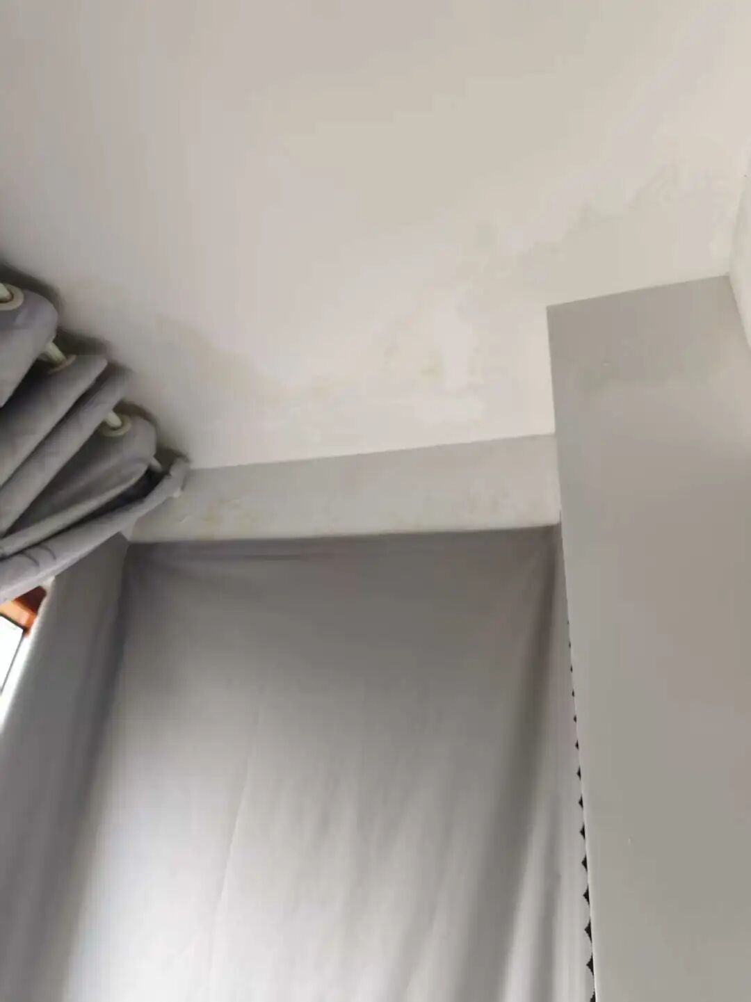 九江市民装TCL空调一年后发现渗水 损失3万多赔偿仅2千