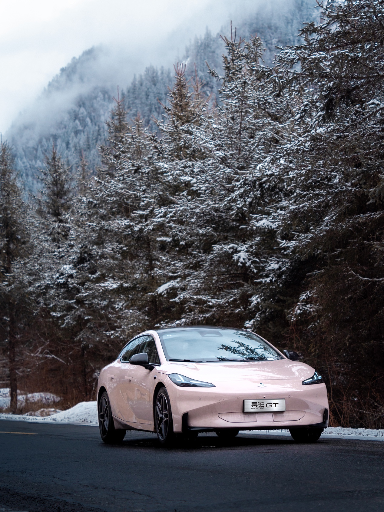 广汽昊铂GT Lite版上市:定位中大型性能轿跑,15.38万元起