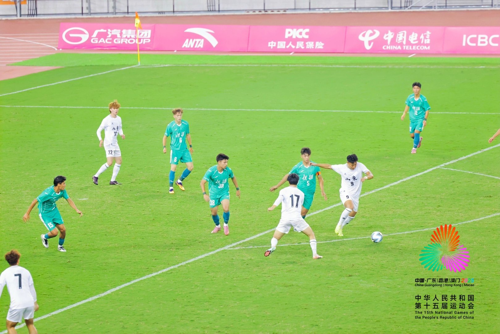 十五运会男足U20组别开赛,龙岗赛区上演“死亡之组”激战