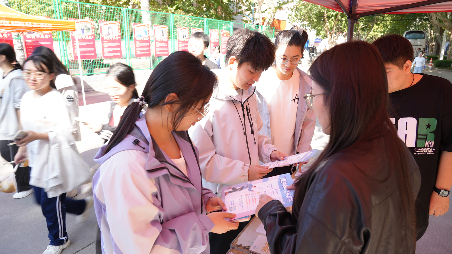 多校宣讲稳步落地,多平台联动扎实推进 京津冀青年才艺大赛持续燃动学子参赛热情