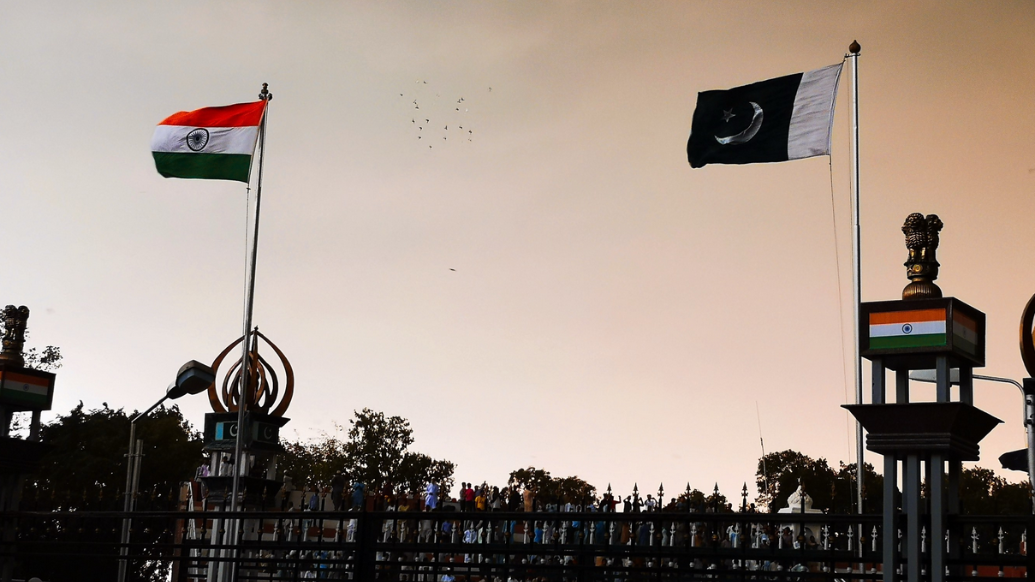 印度在“敏感地区”演习，巴基斯坦军队高度戒备