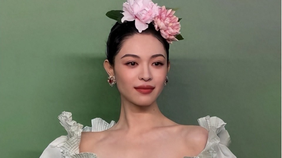 事态升级！钟楚曦黑历史被扒，抢C位只是冰山一角，评论区已沦陷封面图