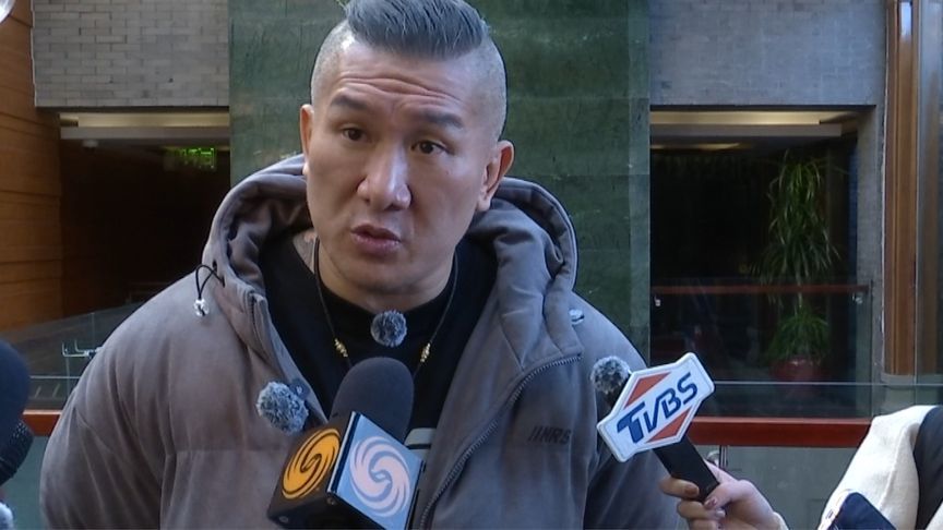 被送“福建舰”咖啡，台“馆长”：认同自己是中国人觉得无比光荣