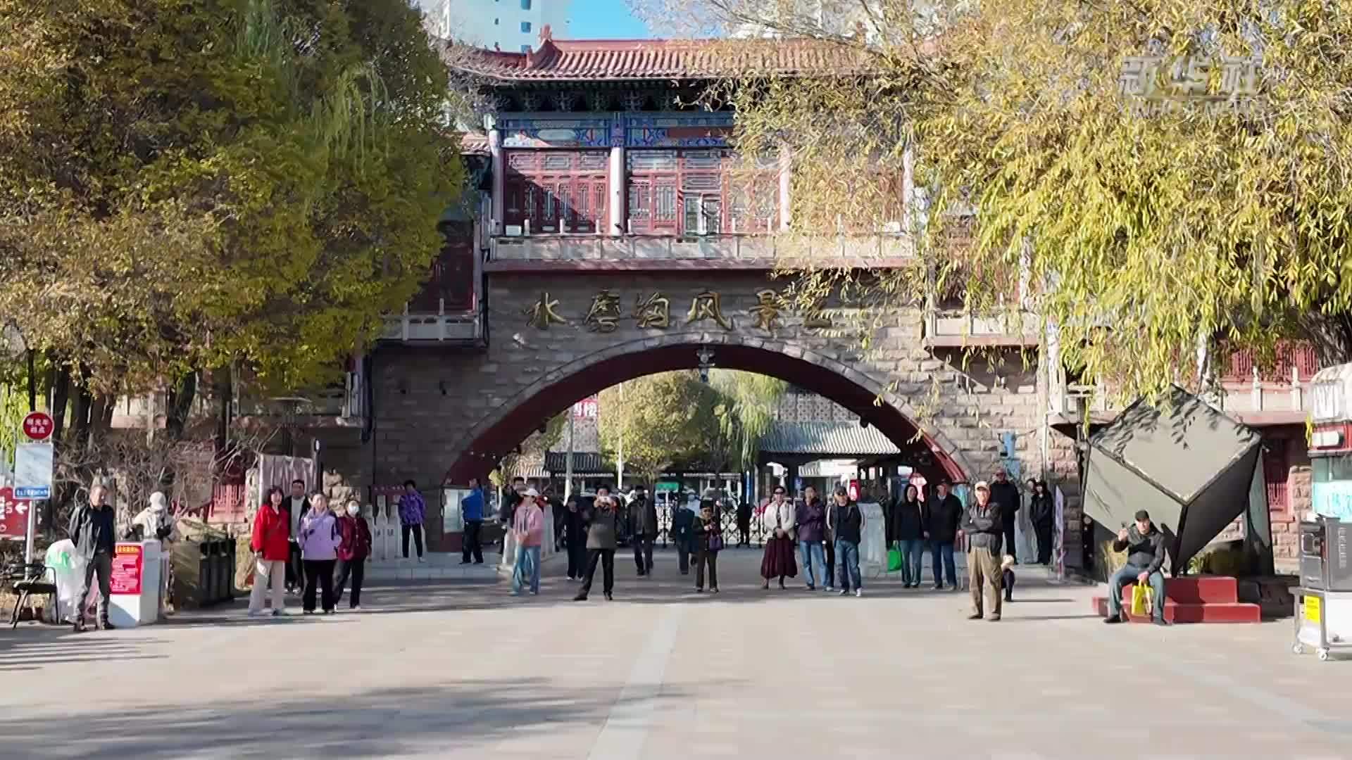 荷花奖入围佳作亮相新疆乌鲁木齐