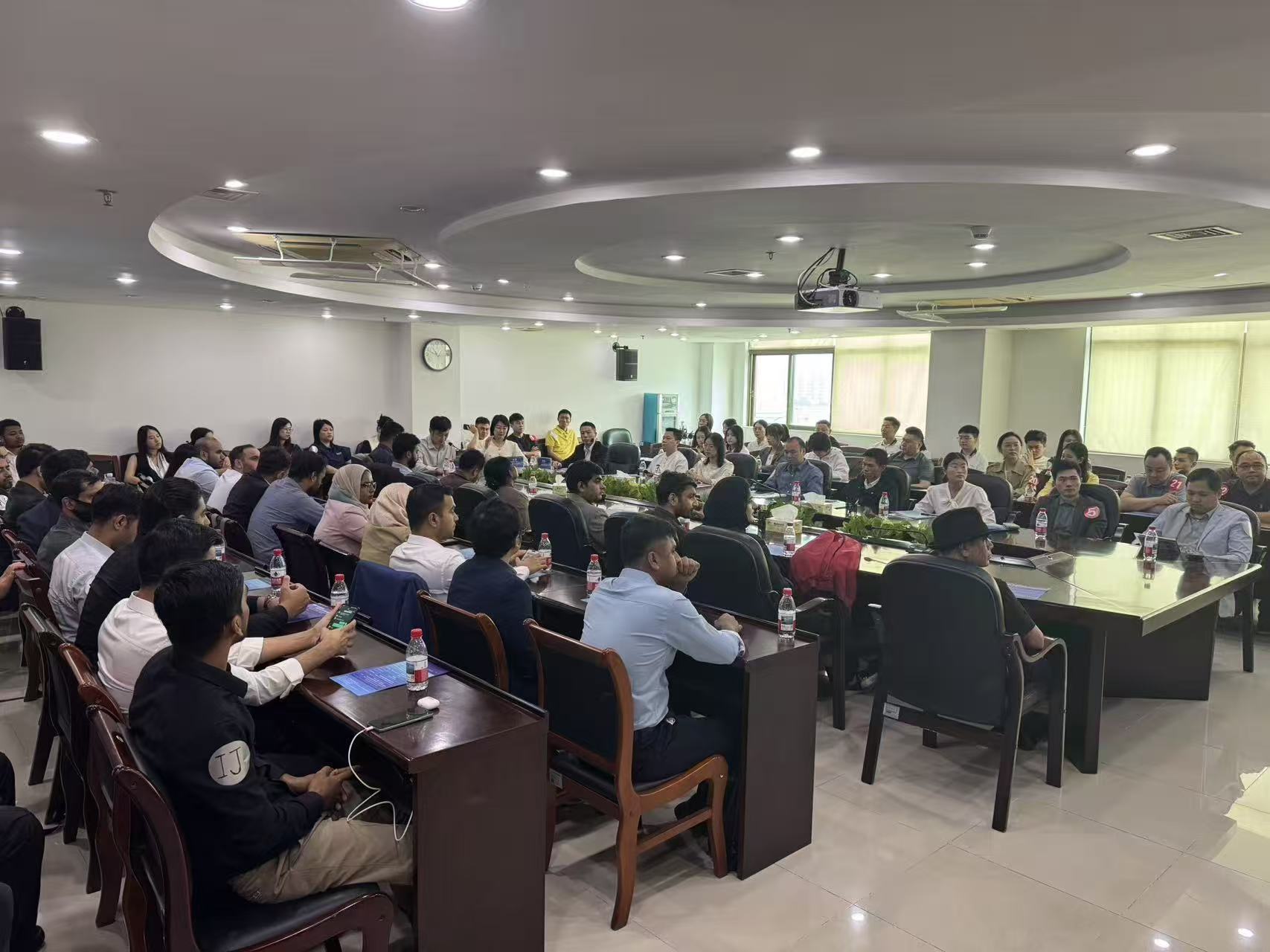 借广交“流量”,造产业“留量”!禅城举办建材卫浴国际供采对接专场