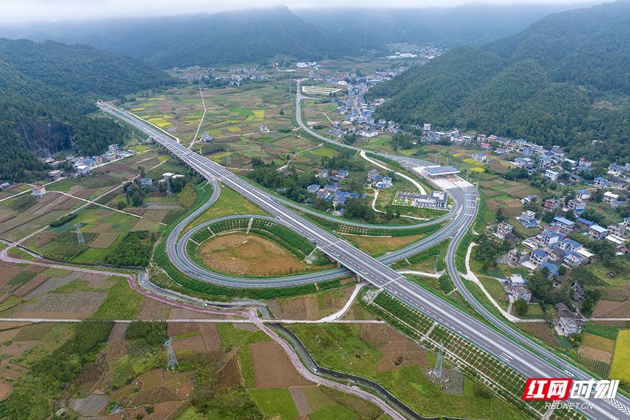 2025年9月29日,桑龙高速建成通车。