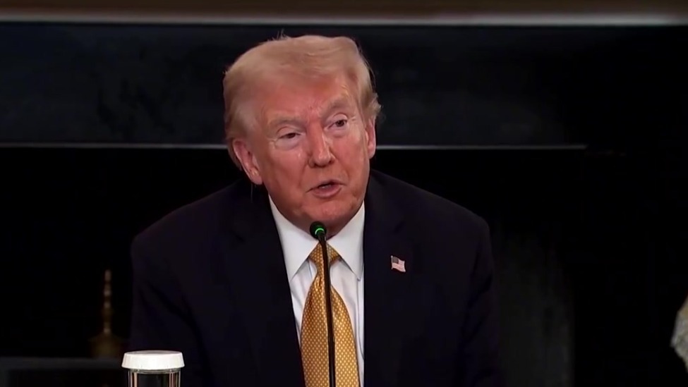 中美连谈五个半小时，李成钢现身谈判现场，特朗普：做好让步准备