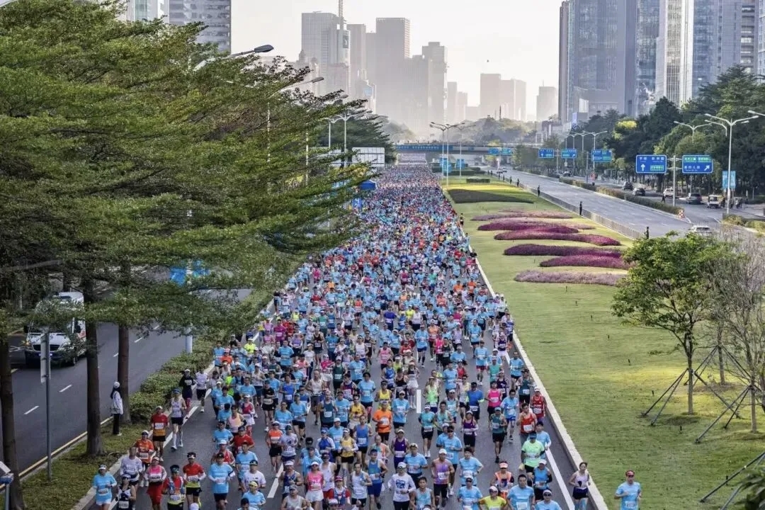 穿越山海,双赛同办!荣耀・2025深圳马拉松报名启动