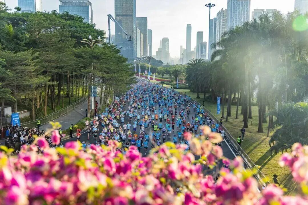 久等了！就现在！3万规模！2025深圳马拉松报名了！