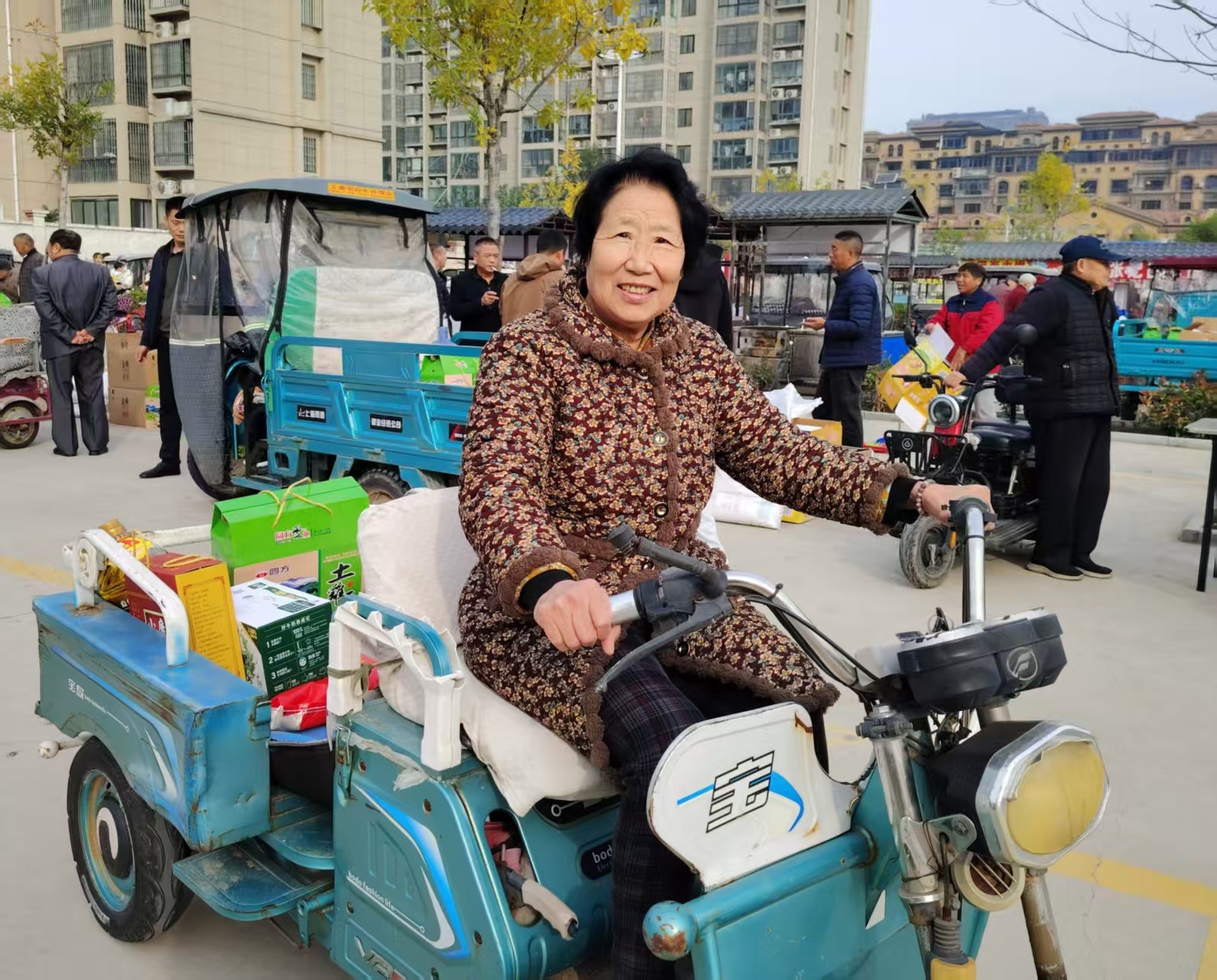 中华美德尽传承 温暖人心在重阳 开封市西湖街道野厂村开展重阳节敬老活动