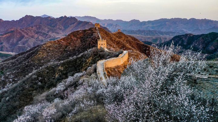 金山岭长城风光(2024年4月7日摄)。新华社发(周帅摄)