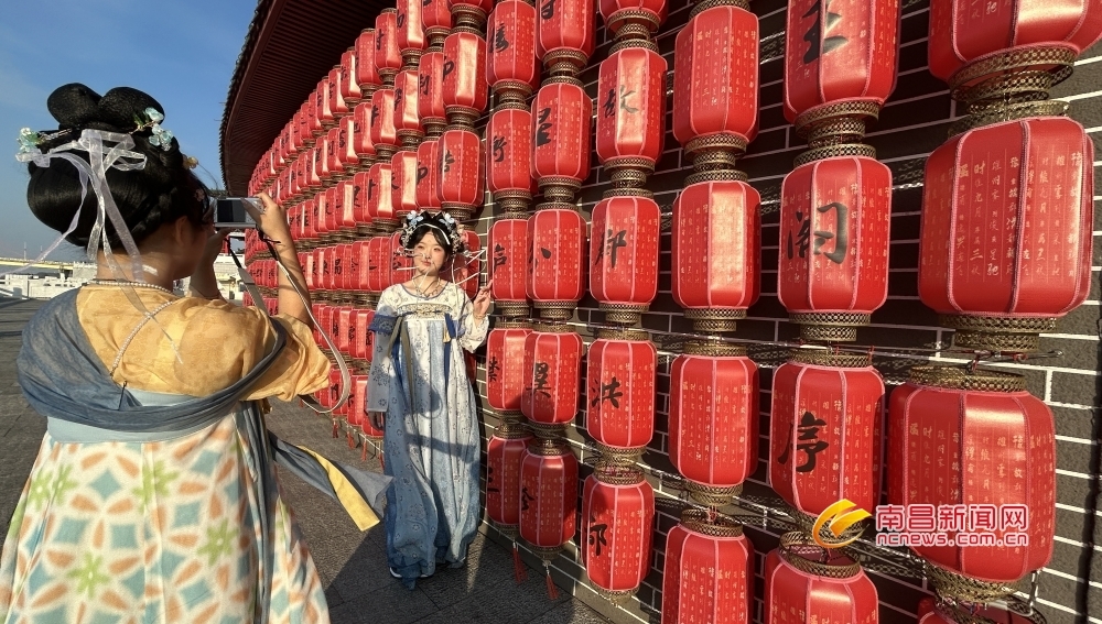 南昌：“穿”越古今（图）