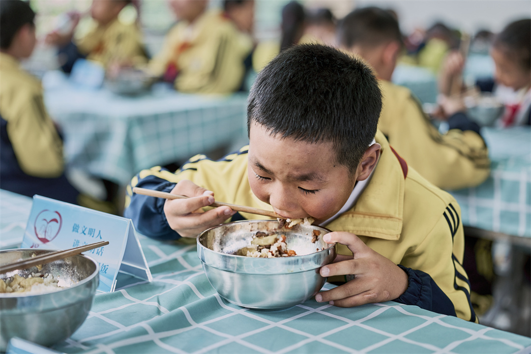 遇见美好，情暖山东！百胜中国“以爱焕新厨”守护儿童健康未来