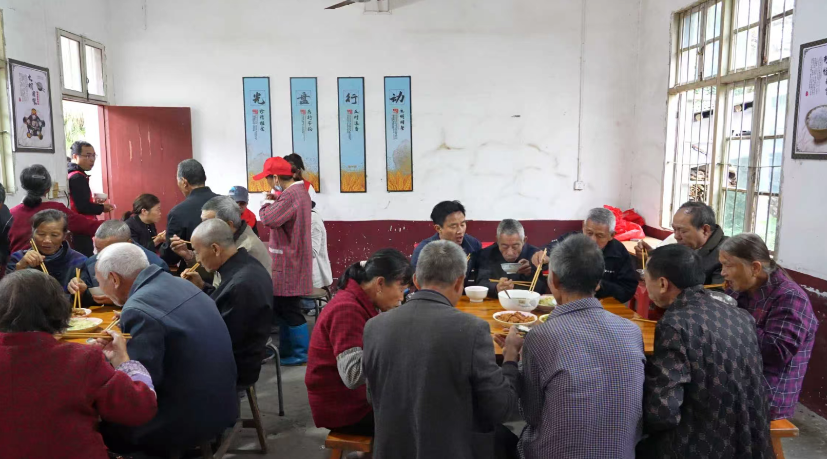 吉安永新县：一餐热饭 十分温情