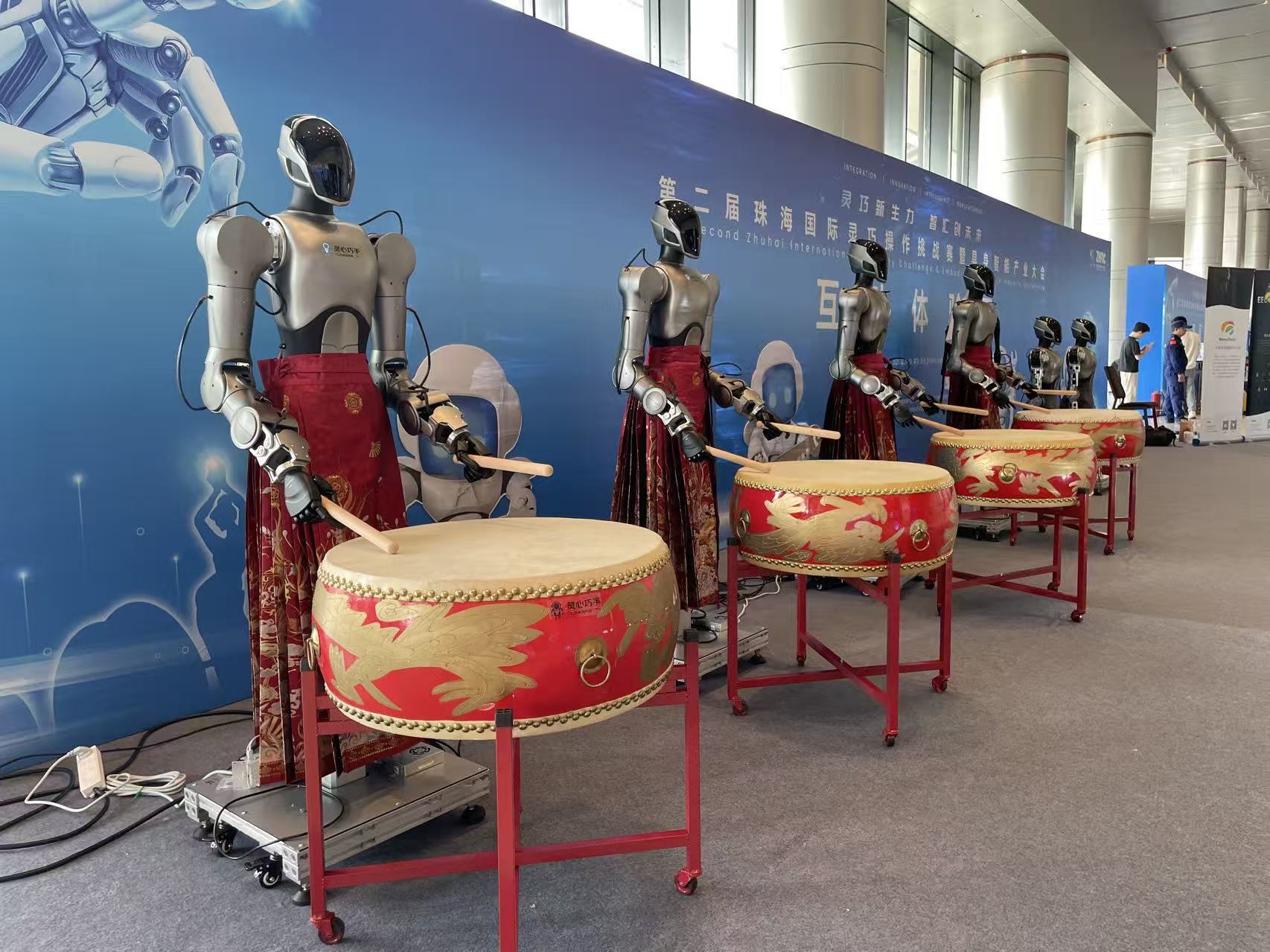 打造全球具身智能“会客厅”:珠海灵巧操作赛54队角逐,2000万意向投资驱动产业落地