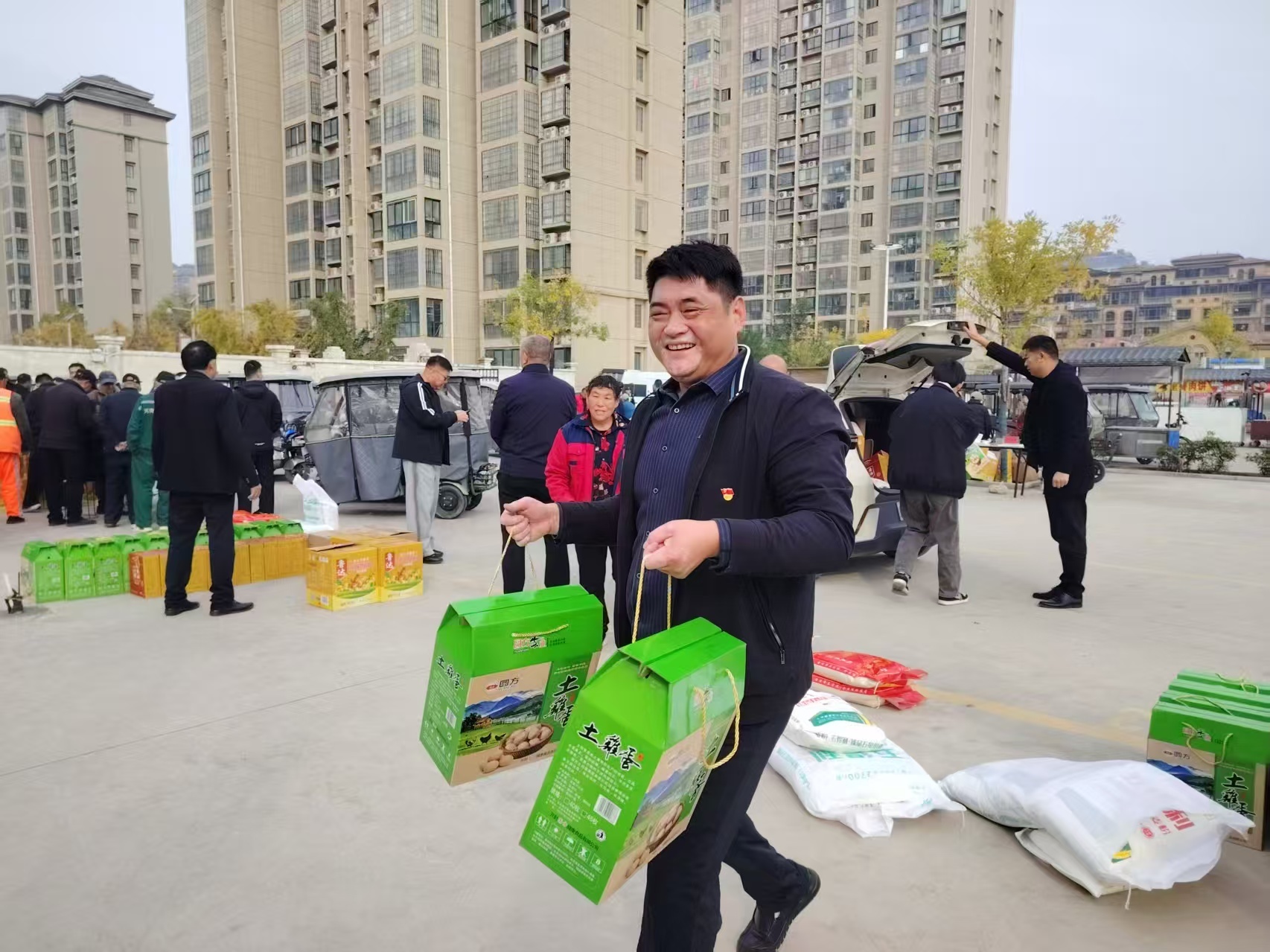 中华美德尽传承 温暖人心在重阳 开封市西湖街道野厂村开展重阳节敬老活动