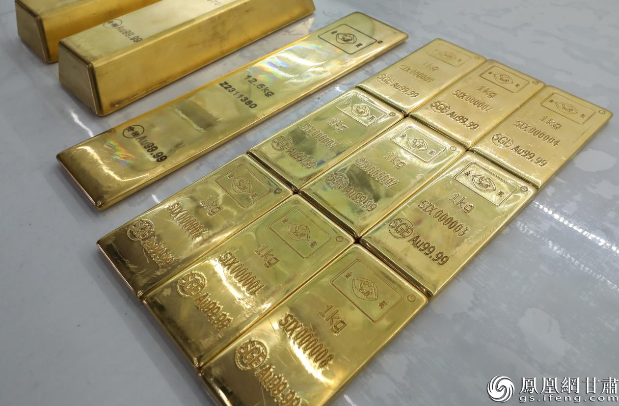 每块1kg金锭拥有唯一可识别编号 金川集团供图