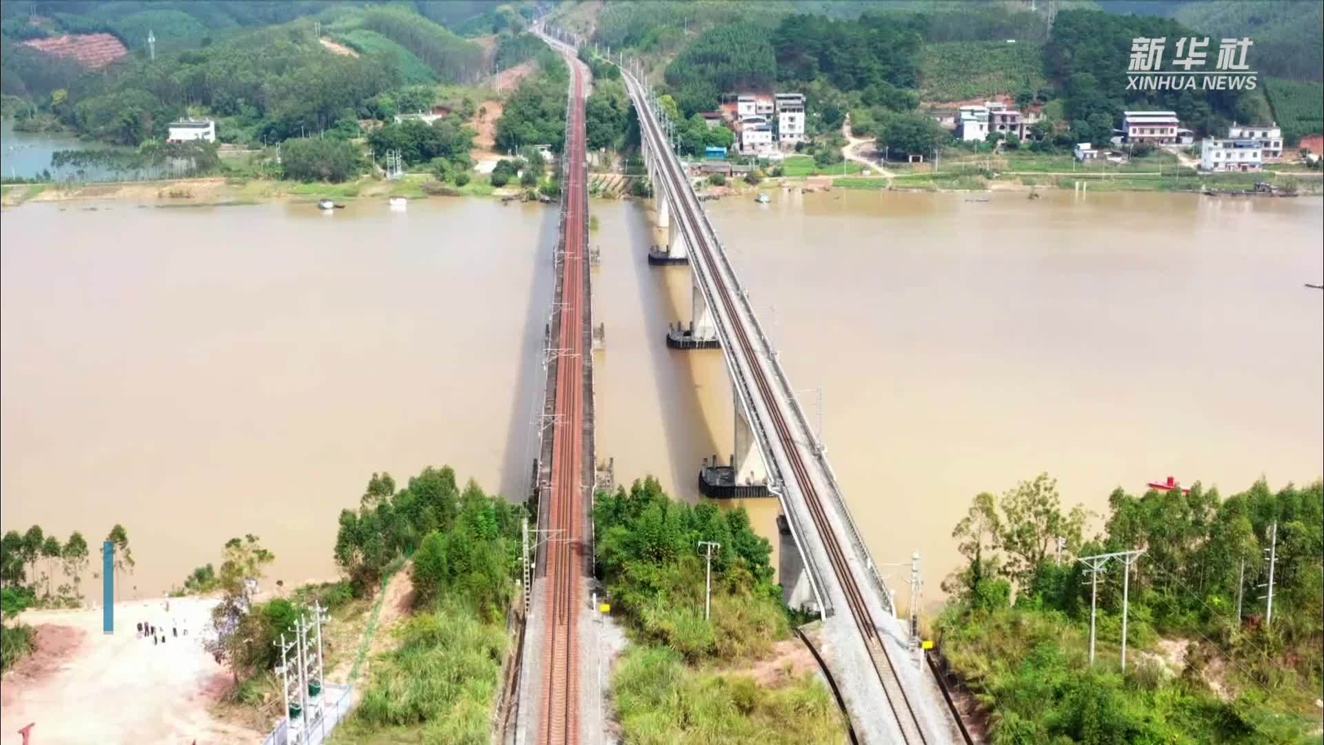 打通5000吨级海船直航南宁港通道！南宁这座特大桥建设全面推进